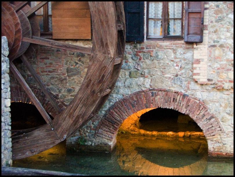 Agriturismo Il Mulino Delle Pile Кьюздино Экстерьер фото