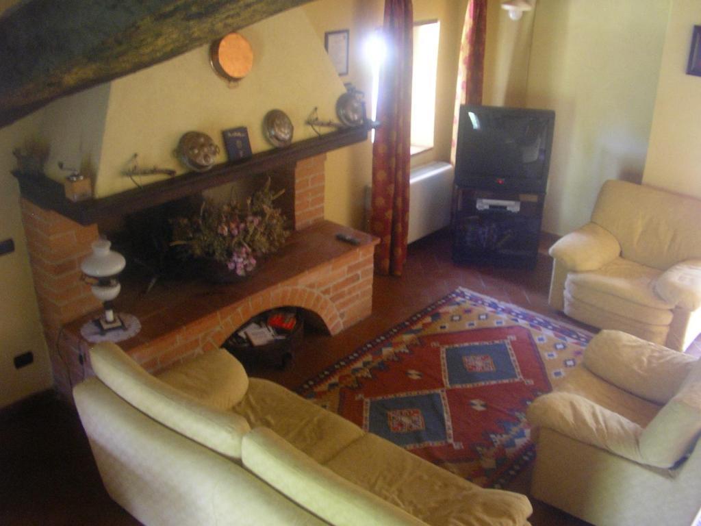 Agriturismo Il Mulino Delle Pile Кьюздино Экстерьер фото