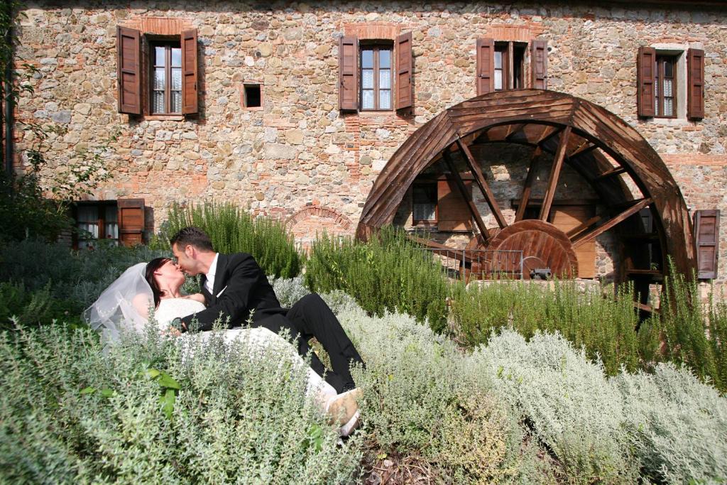 Agriturismo Il Mulino Delle Pile Кьюздино Экстерьер фото