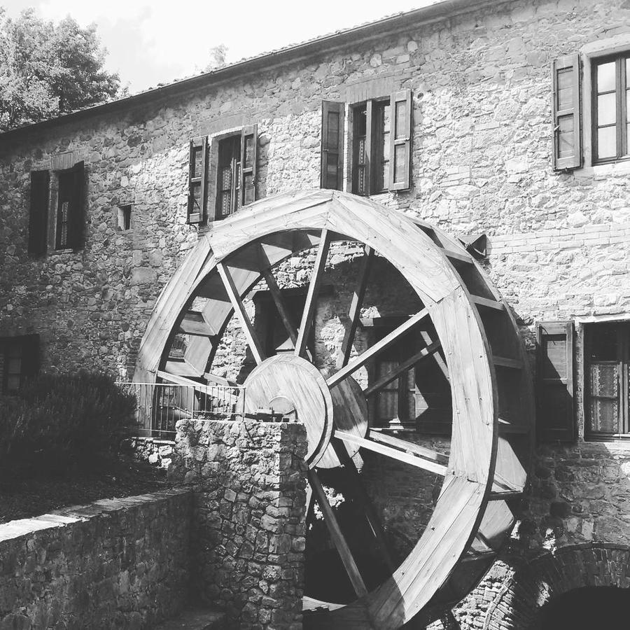 Agriturismo Il Mulino Delle Pile Кьюздино Экстерьер фото