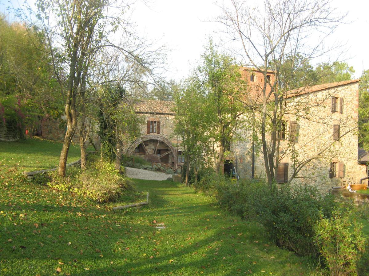 Agriturismo Il Mulino Delle Pile Кьюздино Экстерьер фото