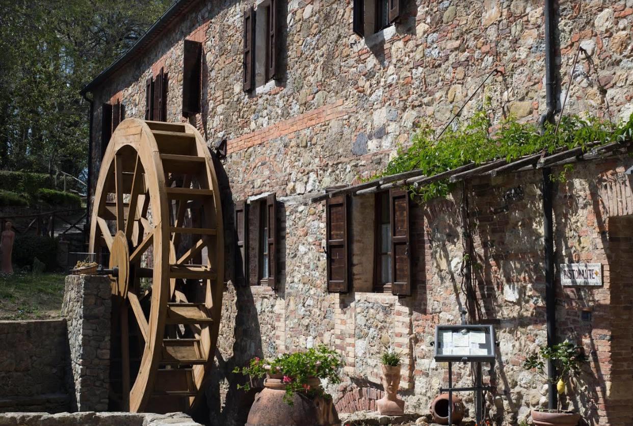 Agriturismo Il Mulino Delle Pile Кьюздино Экстерьер фото