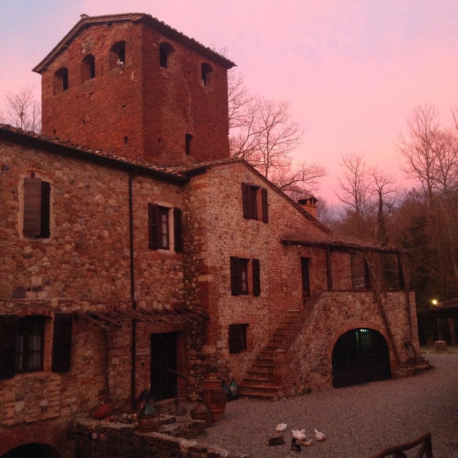 Agriturismo Il Mulino Delle Pile Кьюздино Экстерьер фото